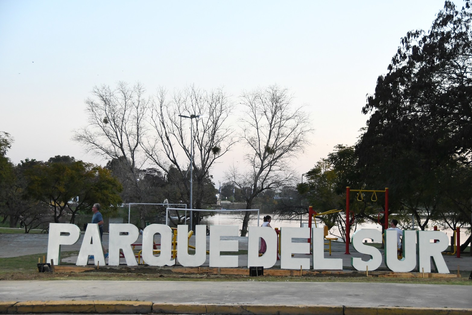 Así se veían las letras recién pintadas
