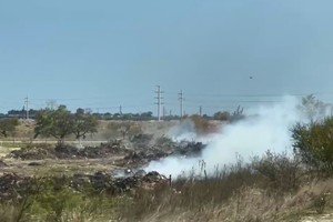 “Estamos rodeados de basura y ramas que nadie levanta”, denuncian vecinos de Colastiné Norte