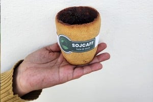 El trabajo de los estudiantes es un ejemplo de cómo las nuevas generaciones están buscando soluciones creativas y sostenibles a los problemas actuales. Su participación en la Fiesta Nacional de la Soja es una oportunidad para mostrar su iniciativa a un público más amplio y fomentar la conciencia sobre la importancia de la reutilización y el reciclaje.