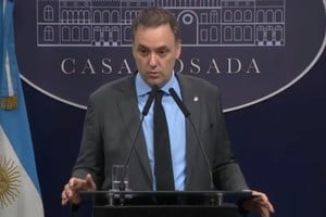 El vocero presidencial, Manuel Adorni, este jueves en conferencia de prensa. Crédito: Presidencia de la Nación