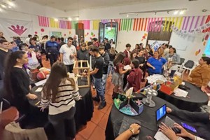 La exitosa realización de la feria consolidó este espacio como una referencia para los jóvenes verenses que buscan proyectar su futuro académico y profesional.
