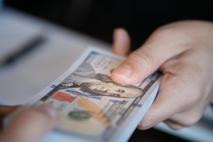 El oficial terminó muy cerca de los $1.500.