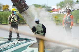 El transporte fluvial permitió optimizar la logística y reducir costos para los productores locales.