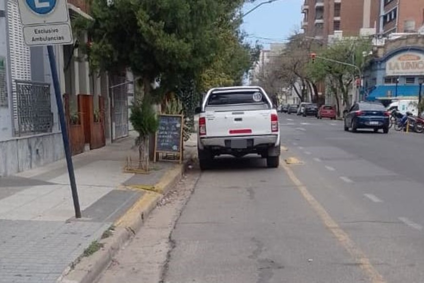 Pasarse al carril rápido de Urquiza puede ser peligroso.