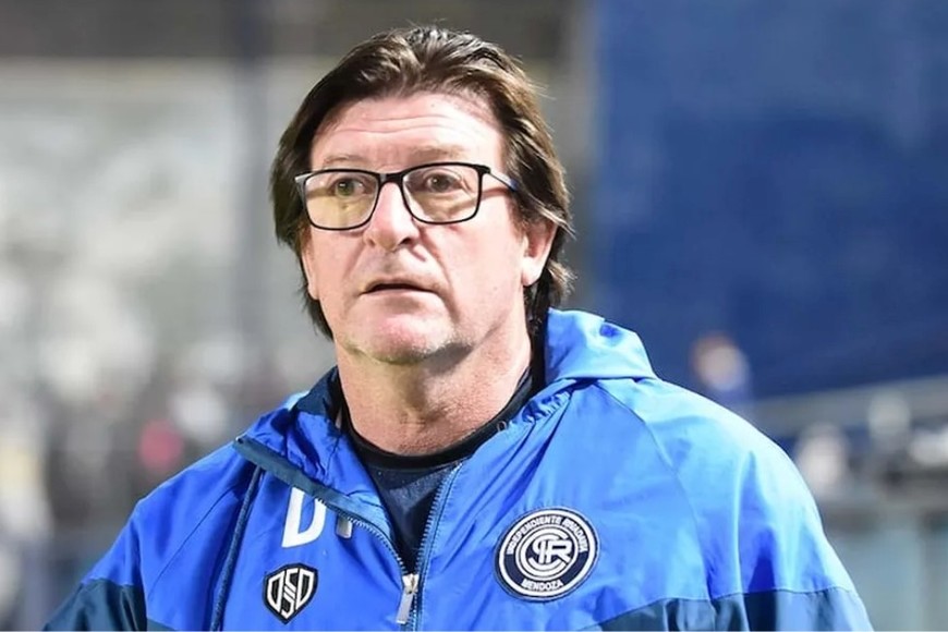 Alfredo Berti, DT de Independiente Rivadavia.