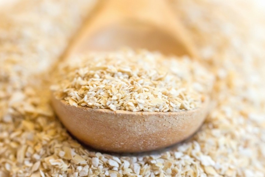 El agua de avena conserva parte de los componentes del cereal en su estado natural.