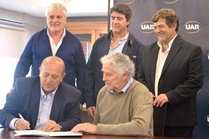 Carlos Fertonani, Rubén González Fresneda (URR), Gabriel Travaglini (UAR), Enrique Patrizi (UER) y Martín Cipriani (USR). Foto: Prensa UAR