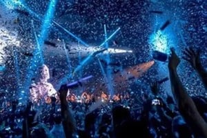 En la provincia de Santa Fe, los organizadores de eventos masivos deben garantizar agua potable gratuita y puestos sanitarios.