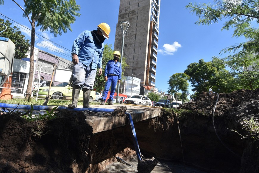 La renovación de la cloaca máxima en Bulevar avanza como parte de las mejoras.