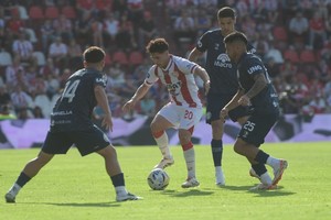 Tarde de fútbol en el 15 de Abril. Crédito: Luis Cetraro