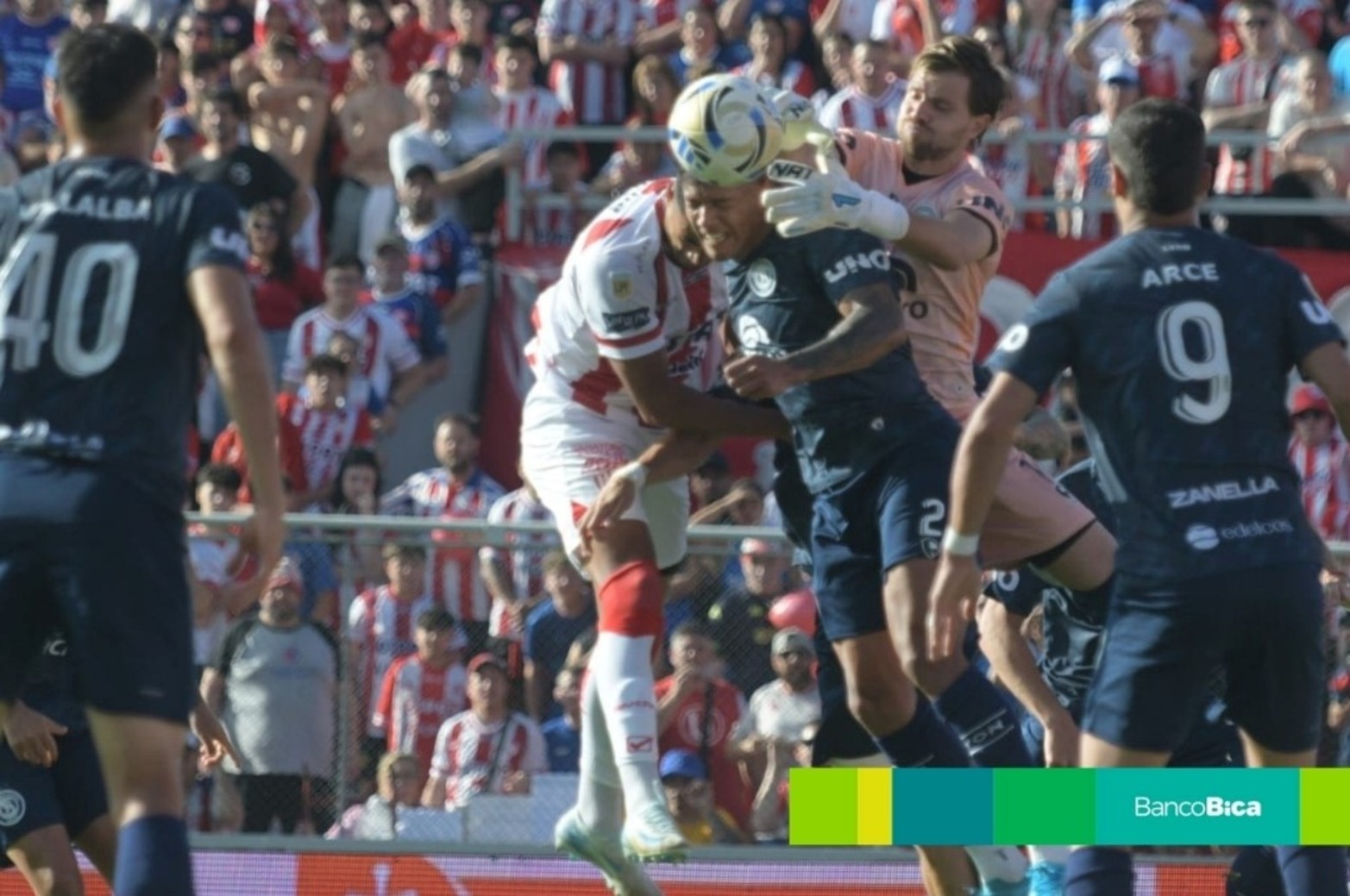 Unión recibió a Independiente Rivadavia en el 15 de Abril.