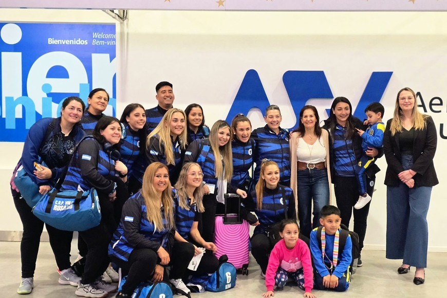 La delegación de vóley que viajó a Salta.