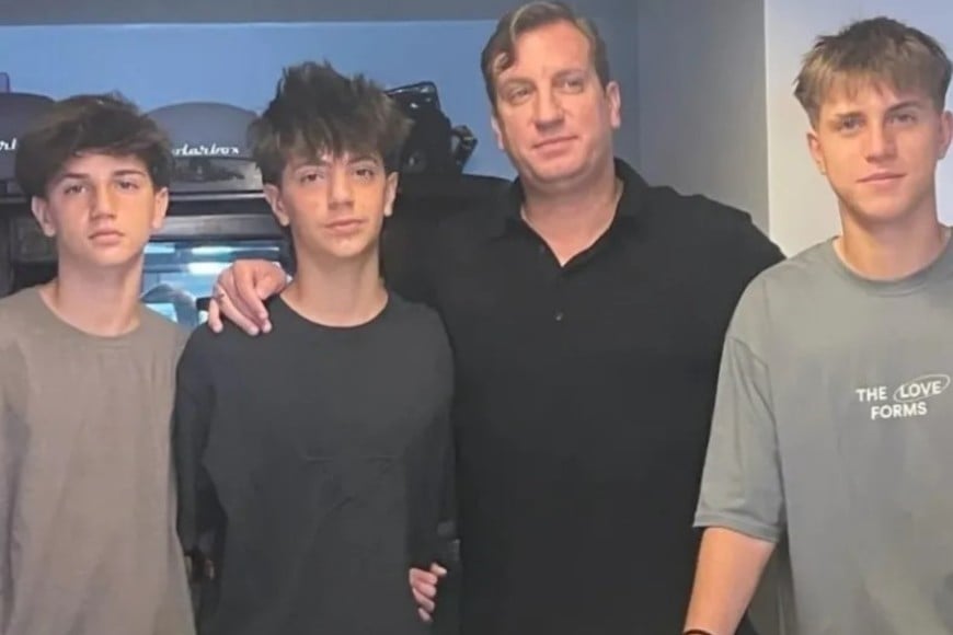 Maxi López junto a sus hijos con Wanda Nara. (Instagram/@nora_colosimo).