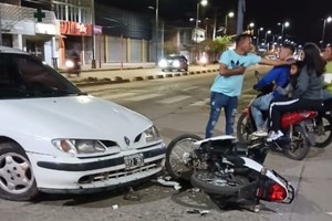Personal del 107 y efectivos policiales asistieron a los heridos y coordinaron el traslado al hospital Cullen.