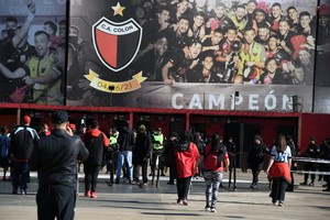 Ya salvado del descenso, ahora Colón piensa en las elecciones. Foto: Manuel Fabatía.