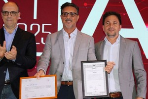 Juan Nepote, junto a Lucas Simoniello y José Corral, participaron del acto inaugural del evento en Santa Fe. Fotos: Gentileza