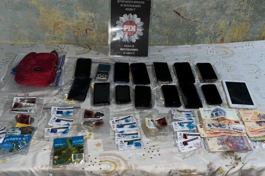 Algunos de los elementos incautados durante el operativo. Foto: El Litoral