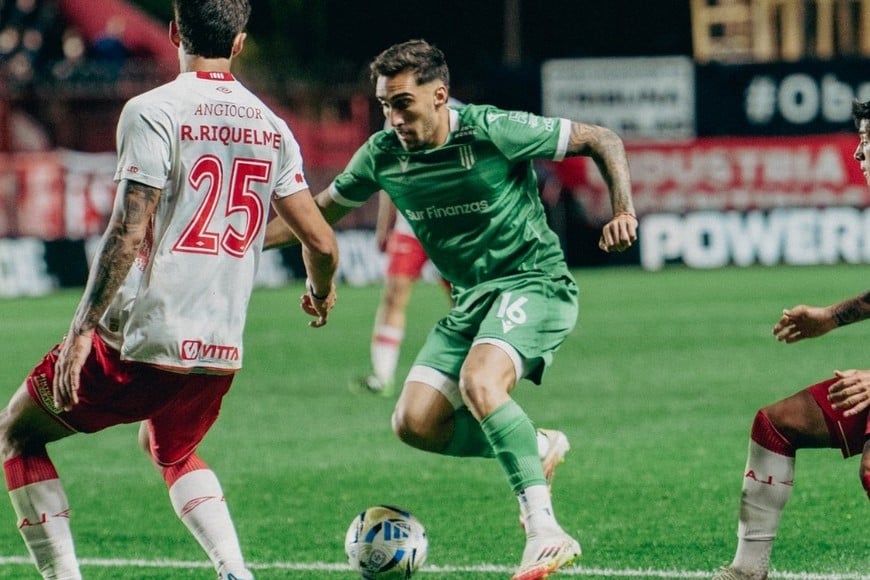 El Bicho frenó el avance del Taladro. Crédito: Prensa Argentinos