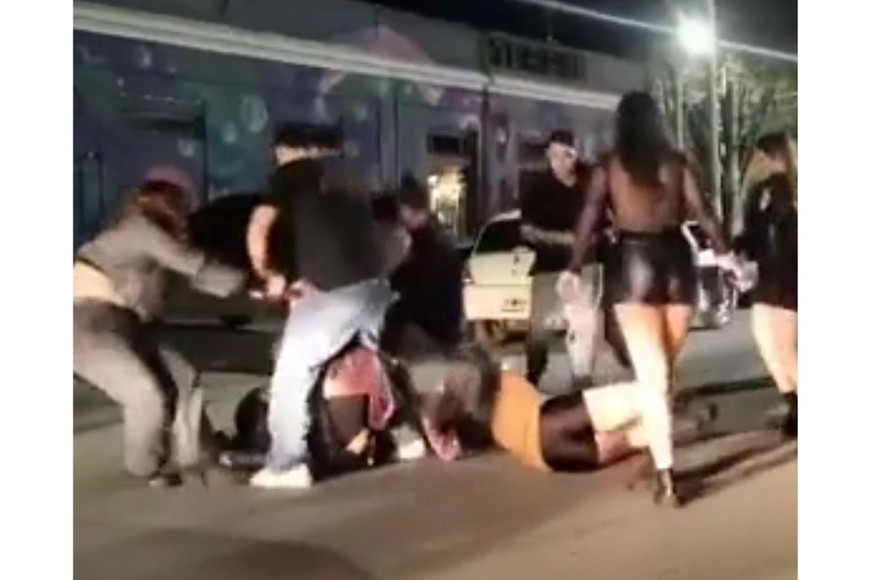 Unas cinco jóvenes mujeres protagonizó una pelea