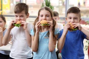 La profesional asegura que la educación sobre alimentación segura y nutritiva debe ser un derecho.