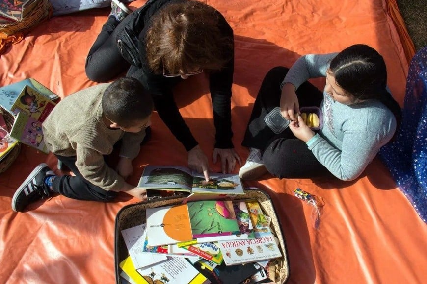 En Rosario existen 28 bibliotecas populares gestionadas por vecinos y vecinas que sobreviven con aportes solidarios y estatales.