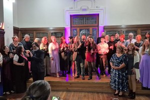 El primer concierto de esta etapa de “Canciones al atardecer” fue “Ópera en vuelo”, a beneficio del viaje formativo a Italia de la cantante Loana Ayuso.