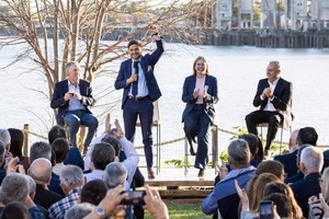 El acto se llevó a cabo en el puerto santafesino, todo un símbolo.
