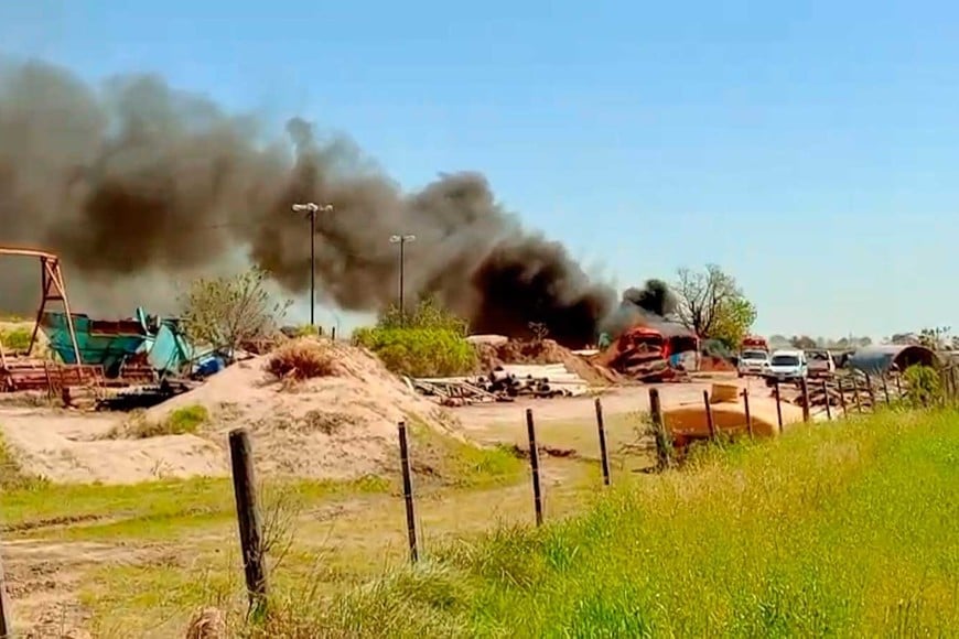La columna de humo se podía ver a varios kilómetros a la redonda.