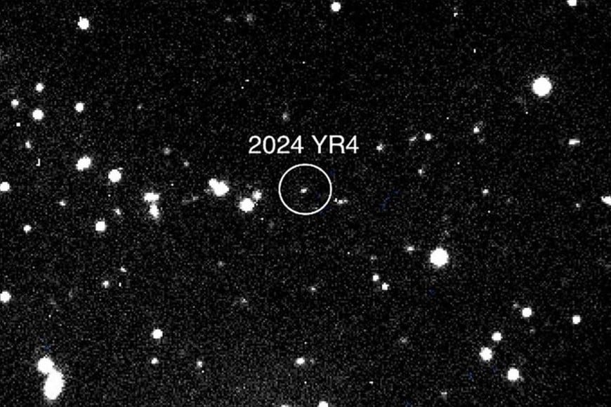 El regolito lunar expulsado por un impacto podría aumentar mil veces los micrometeoritos en órbita. NASA.
