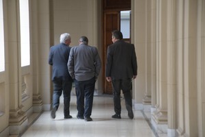 Mascheroni y Cococcioni volvieron a reunirse con los ministros de la Corte. Foto:  Flavio Raina