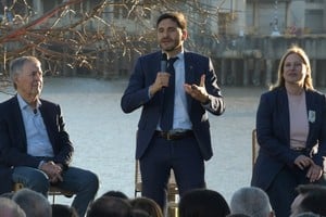 Con Pullaro, Schiaretti, Scaglia y Farías como oradores, Provincias Unidas mostró una vez más representación competa de la coalición que gobierna la provincia.  Foto: Luis Cetraro