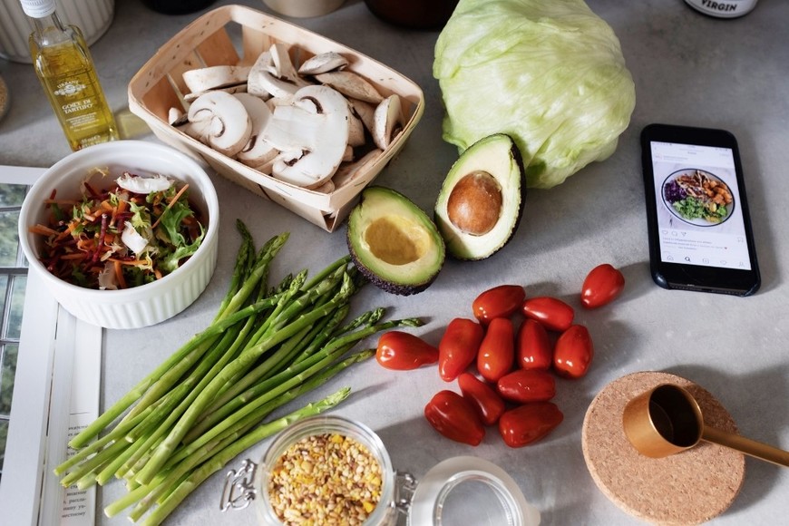 Alimentos frescos que favorecen una vida saludable.