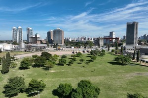 El sol sigue como predominante en el cielo santafesino. Crédito: Fernando Nicola