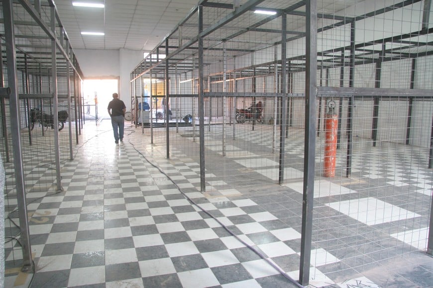 Así estaban preparando el galpón, apenas fue alquilado, en 2008. Foto: El Litoral