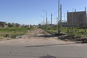 Tramos enripiados evidencian calles que aún esperan pavimentación definitiva.