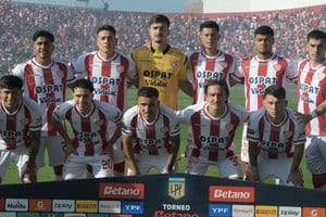 Los 11 que se recitan de memoria en Unión. Madelón cuenta con ellos por dos motivos: el equipo funciona y nadie se lesiona. Difícil parada ante el Banfield de Troglio, por más que venga de caer en La Paternal con Argentinos Juniors y por goleada. Foto: Luis Cetraro