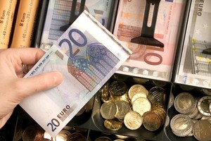 Contar con dinero en billetes puede servir de respaldo ante fallas en infraestructura financiera