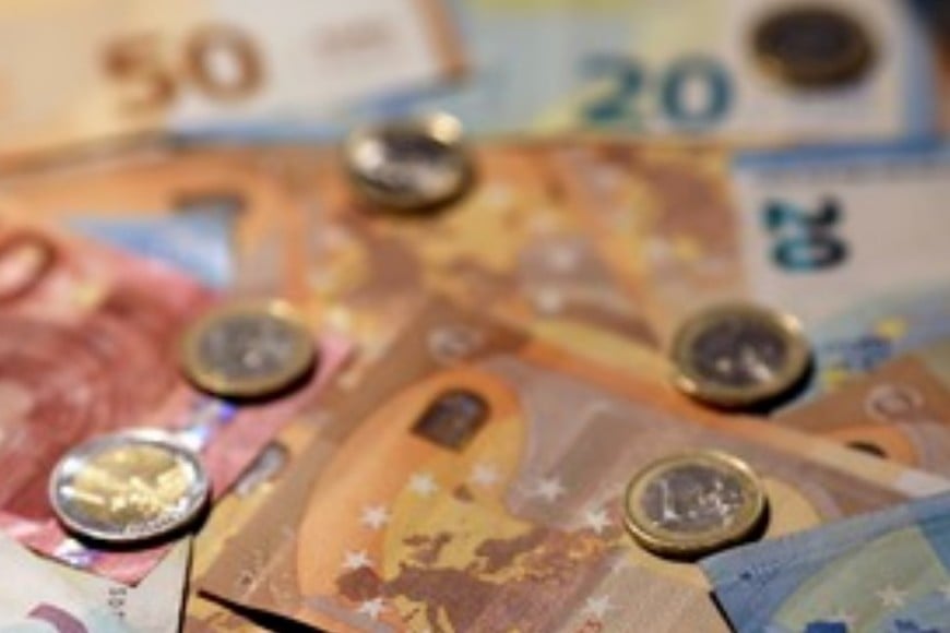 Disponer de efectivo para afrontar necesidades urgentes del día a día durante al menos tres días