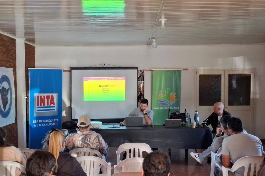 La actividad fue organizada conjuntamente por la Municipalidad de San Javier, el INTA, la Delegación del Ministerio de Desarrollo Productivo, la Asociación de Técnicos de Arroz y la empresa Agronorte, entre otros actores.