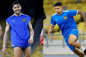 Machuca y Garcés con la camiseta de Malasia antes del duelo ante Vietnam, el 10 de junio.