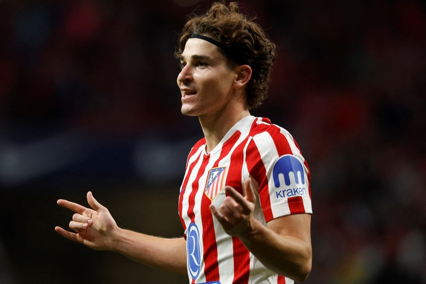 Soccer Football - LaLiga - Atletico Madrid v Rayo Vallecano - Riyadh Air Metropolitano, Madrid, Spain - September 24, 2025
Atletico Madrid's Julian Alvarez celebrates scoring their third goal REUTERS/Susana Vera