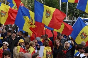 Supporters of Moldova's pro-European Party of Action and Solidarity (PAS) attend a rally ahead of the upcoming parliamentary elections in Chisinau, Moldova September 26, 2025. REUTERS/Vladislav Culiomza