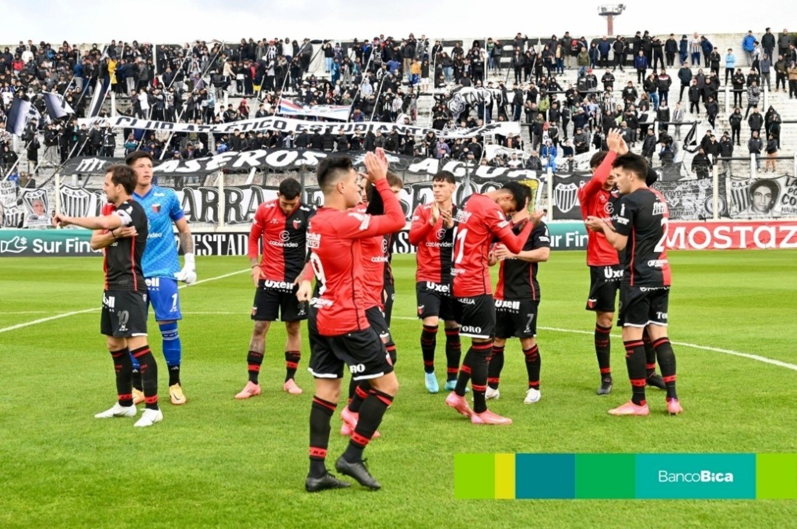 Colón visitó a Estudiantes en Caseros.