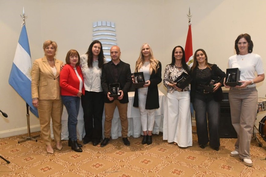 Los homenajeados compartieron la celebración junto a familiares y colegas presentes. Foto: Carolina Niklison