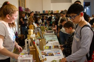 Imagen de la Feria del Libro de Santa Fe, en la Estación Belgrano de Santa Fe.