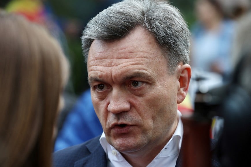 Moldova's Prime Minister Dorin Recean attends a rally of supporters of the pro-European Party of Action and Solidarity (PAS) in front of the parliament building ahead of the upcoming parliamentary elections in Chisinau, Moldova September 26, 2025. REUTERS/Vladislav Culiomza