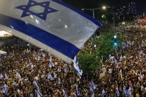 Manifestación en Tel Aviv a favor del fin de la guerra y el regreso a casa de "todos los rehenes", vivos y muertos.