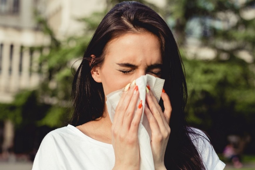En el hogar y el auto conviene mantener las ventanas cerradas y recurrir al sistema de ventilación