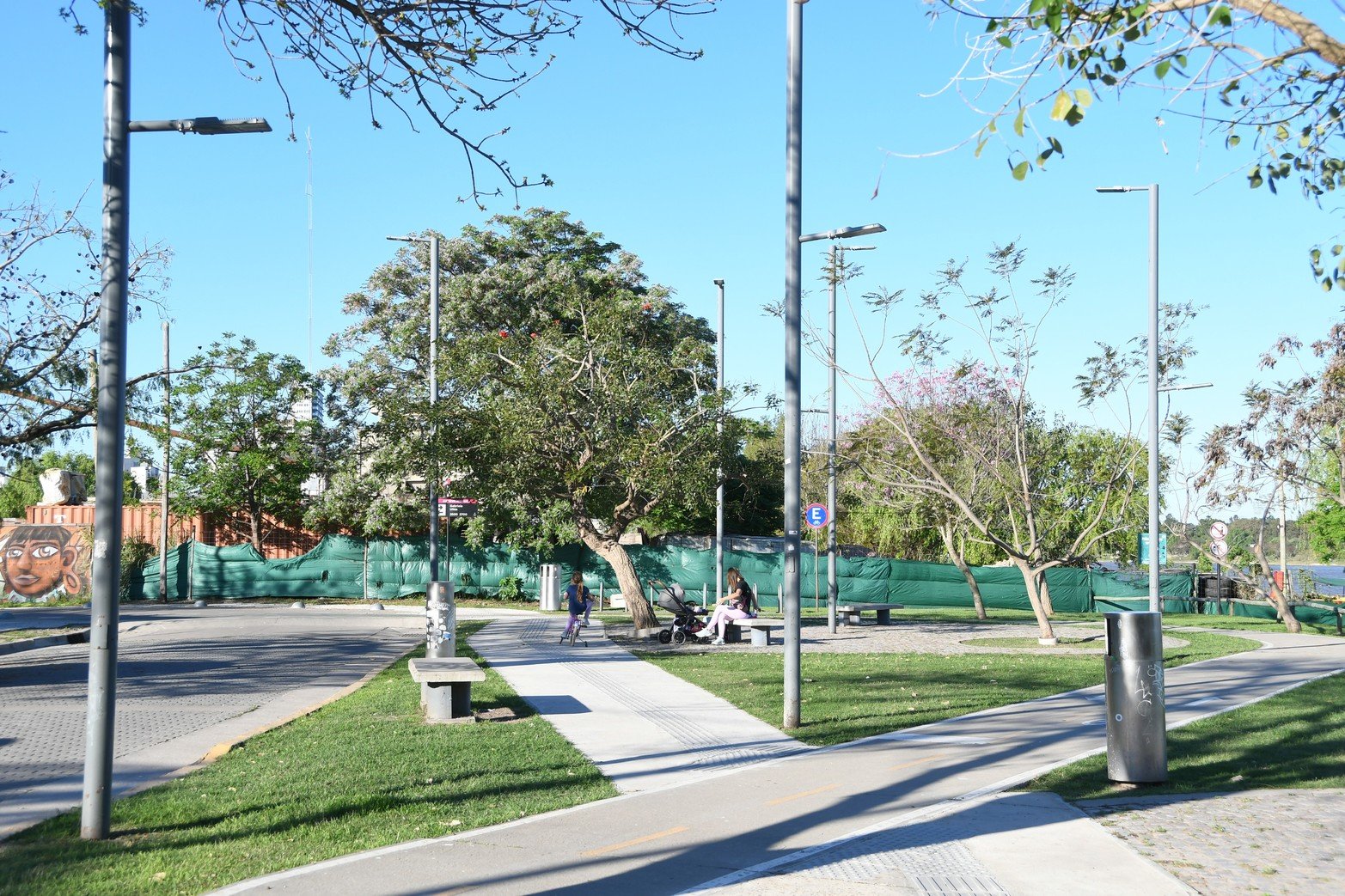El Paseo del Puerto, la "pausa verde" para descansar un rato de la tediosa rutina