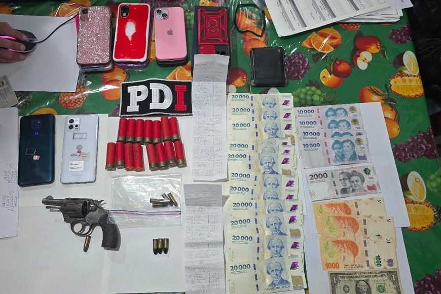 Parte de los elementos secuestrados. Crédito: PDI